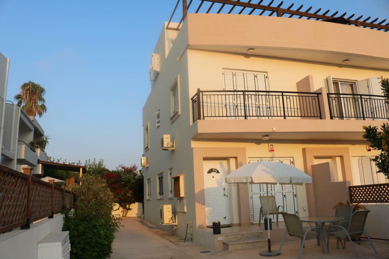 The Paradise Townhouses By Taimoura Pafos Exterior foto