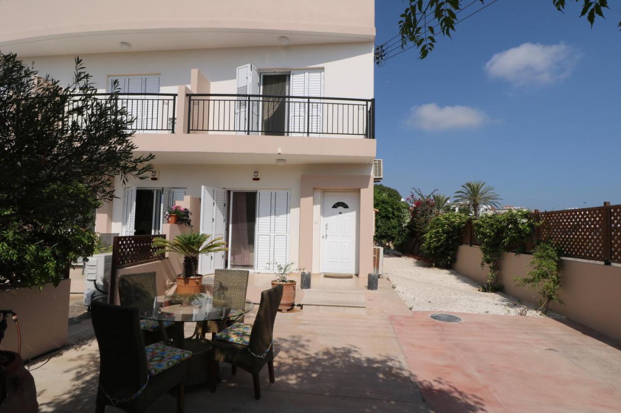 The Paradise Townhouses By Taimoura Pafos Exterior foto